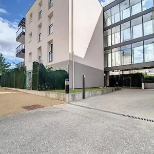 https://bel-appartement-rnov-proche-lyon.hotels-rhonealpes.com